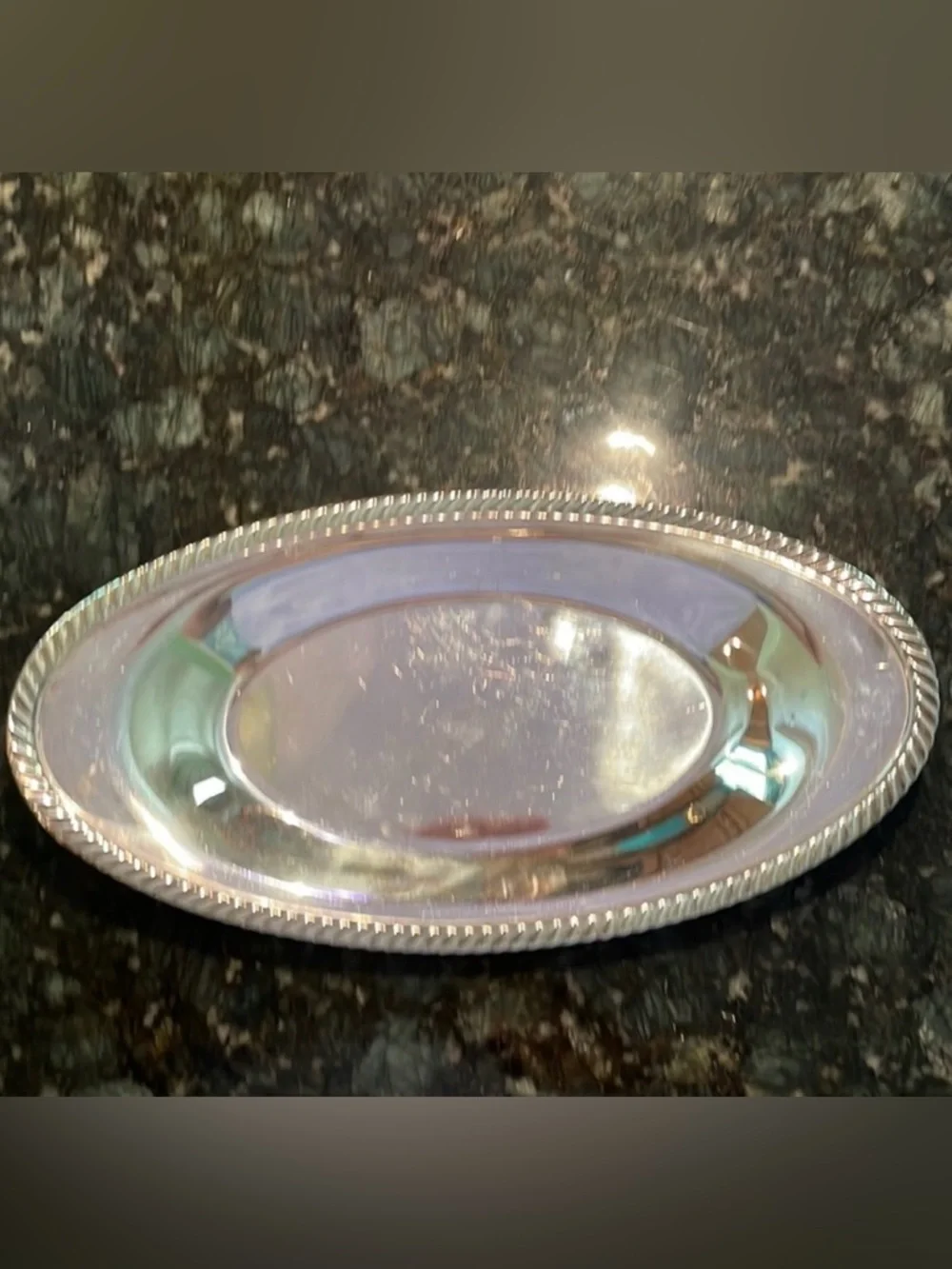 Vintage WM Rogers Silverplate oval bread serving Tray